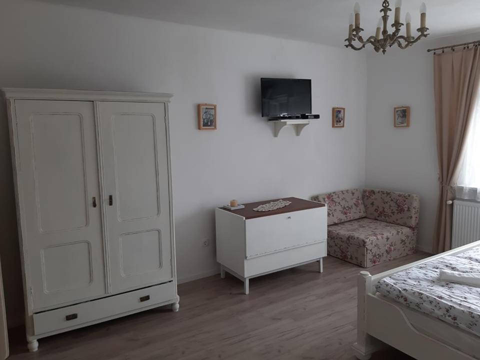 Апартаменти Edina Vintage Vendeghaz Мошонмадяровар Екстер'єр фото